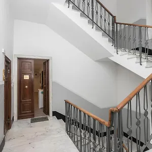 https://homes-in-genoa-luxury-blackwhite.hotelitalianriviera.com
